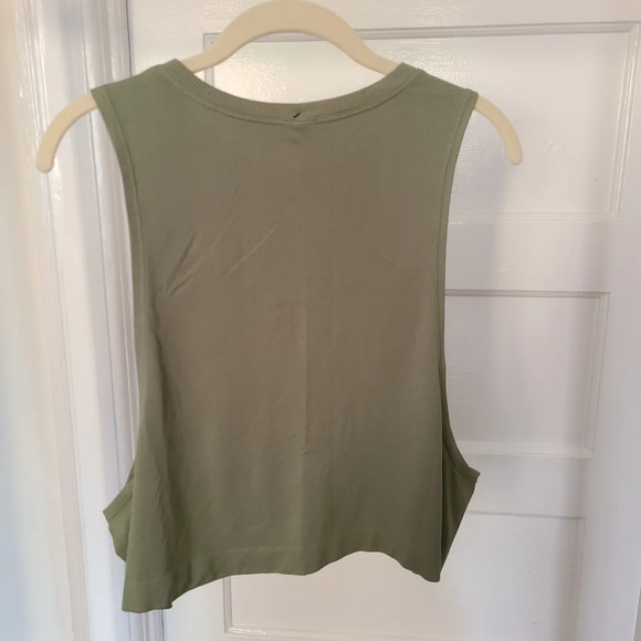 NWT Avocado As You Are Cropped Workout Tank Top in Olive Size Large Made in USA - Picture 5 of 5